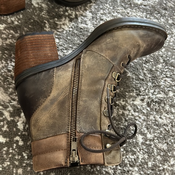 Born Descent Hiker Bootie size 9 - Picture 10 of 14